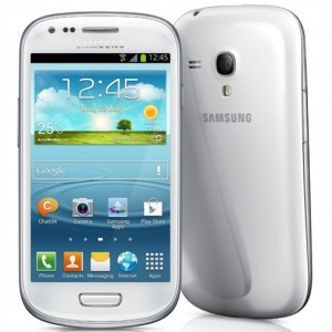 Samsung Galaxy S III Mini edestä ja takaa