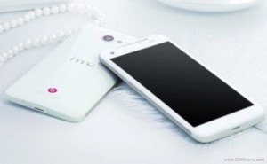 Valkoinen HTC Deluxe GSMArenan julkaisemassa kuvassa