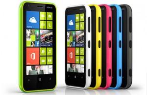 Nokia Lumia 620 eri väreissä
