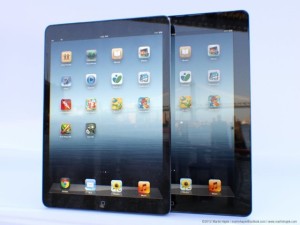 Martin Hajekin luonnoskuva viidennen sukupolven iPadin mahdollisesta ulkoasusta, takana vanha malli