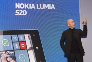 Marko Ahtisaari lavalla Nokian MWC 2013 -tilaisuudessa