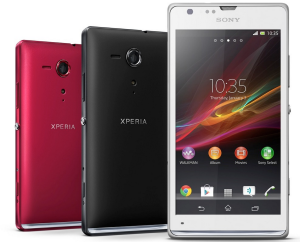 Sony Xperia SP eri väreissä edestä ja takaa