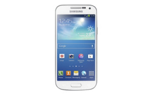 Samsung Galaxy S4 Mini valkoisena väriversiona aiemmin Samsungin sivuilla paljastuneessa kuvassa