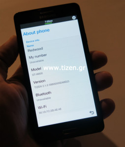 Samsungin Tizen-puhelin Redwood / GT-I8800 Tizen.gr:n julkaisemassa kuvassa