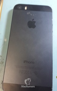 Väitetty Apple iPhone 5S MacRumorsin julkaisemassa kuvassa