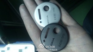 Nokia EOSin kameramoduulin komponentista kiinalaisessa Weibossa aiemmin julkaistu kuva - näissä esillä on vielä vanha Carl Zeiss -brändi