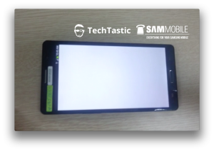 Väitetty Samsung Galaxy Note 3 SamMobilen ja TechTasticin julkaisemassa kuvassa