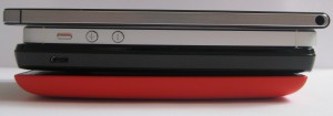 Paksuusvertailua - alhaalta ylös: Nokia Lumia 520, Huawei Ascend Y300, Apple iPhone 5 ja päällimmäisenä joukon selvästi ohuin Huawei Ascend P6