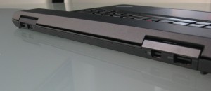 Lenovo ThinkPad Helixin näppäimistöosan liitännät
