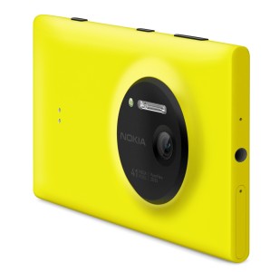 Nokia Lumia 1020 keltaisena takaa