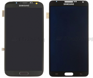 Vasemmalla nykyinen Galaxy Note II ja oikealal vielä julkistamattoman Galaxy Note III:n etupaneeli