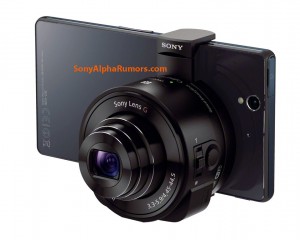 Sony DSC-QX10 kytkettynä Sonyn Xperia Z -älypuhelimeen