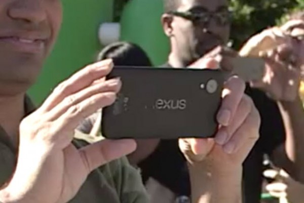 Julkistamaton Nexus-puhelin Googlen videolla