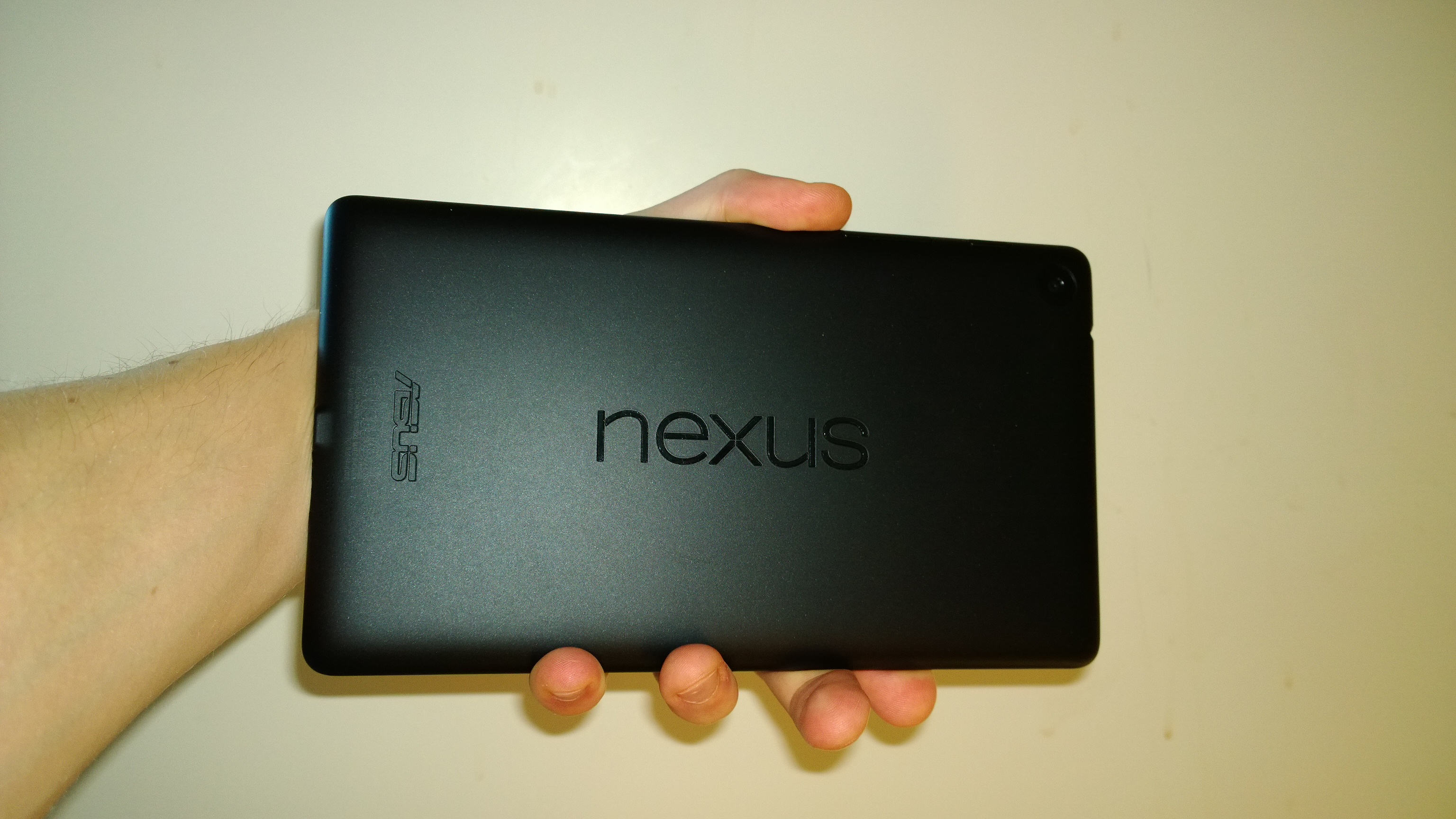 Nexus 7 takaa