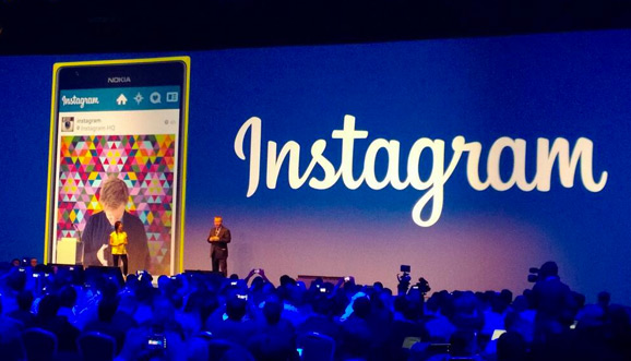 Stephen Elop pääsi kertomaan Instagramin tulosta Windows Phonelle