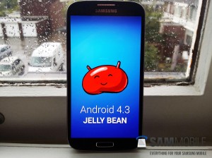 Samsung Galaxy S4 + Android 4.3 Jelly Bean SamMobilen kuvassa