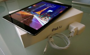 iPad Air myyntipakkauksineen