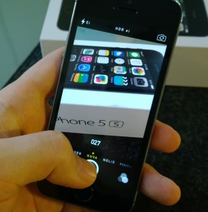 Applen iPhone 5s:ssäkin on yhä vain neljän tuuman näyttö