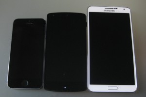 Neljän tuuman iPhone, viiden tuuman Nexus 5 ja 5,7 tuuman Samsung Galaxy Note 3
