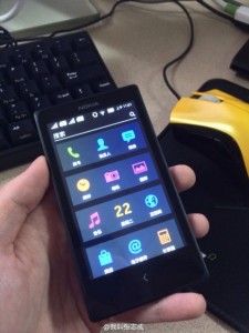 Nokia Normandy ja Nokian Androidin päälle kehittämä sovellusvalikko Weibossa julkaistussa kuvassa