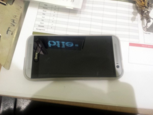 HTC:n uusi One HardForum-keskustelupalstalla julkaistussa kuvassa