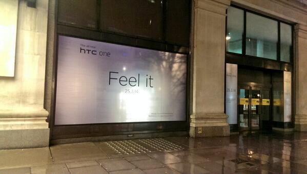 HTC mainostaa uutta Onea jo Selfridges-tavaratalon näyteikkunassa. Alkaako myynti jo myös 25. maaliskuuta?
