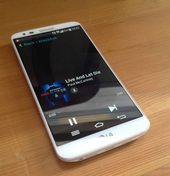 LG G2, jossa pyörii Nokia MIxRadio