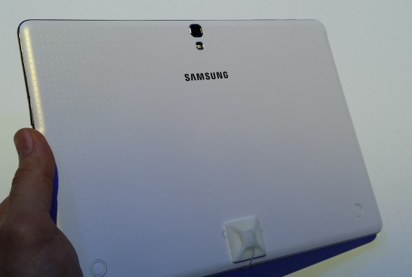 Galaxy Tab S 10.5 takaa