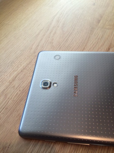 Samsung Galaxy Tab S 8.4:n kahdeksan megapikselin takakamera