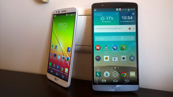Oikealla uusi LG G3 ja vasemmalla viimevuotinen huippumalli LG G2