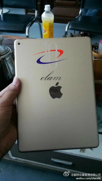 Vuotokuvassa iPad Air 2:n takakansi