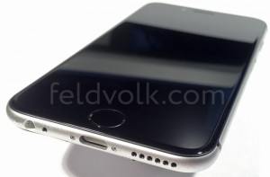 Vuotokuvassa näkyy "iPhone 6:n" näyttö paikoillaan takakuoren päällä
