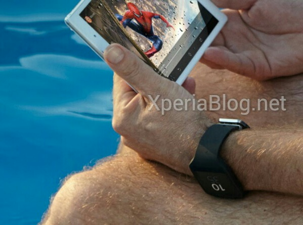 Kuvassa oletetusti Xperia Z3 Tablet Compact sekä uusi älykello