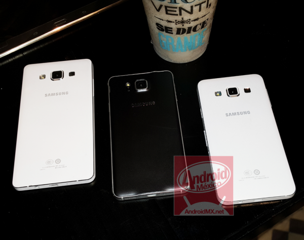 Oikealta lukien: Galaxy A5, Galaxy Alpha, Galaxy A3