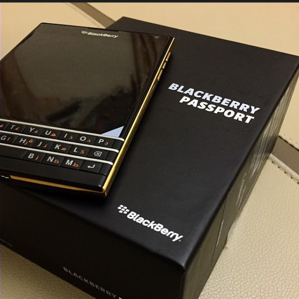 BlackBerry Passport kullattuna