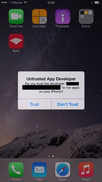 Jos iOS-laite kysyy, luotetaanko tuntemattoman kehittäjän sovellukseen, vastaus kuuluu "Älä luota".