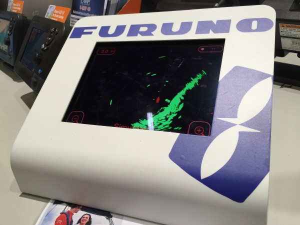 Furunon tutkan toimintaa esiteltiin Venemessuilla telineeseen upotetulla iPadilla