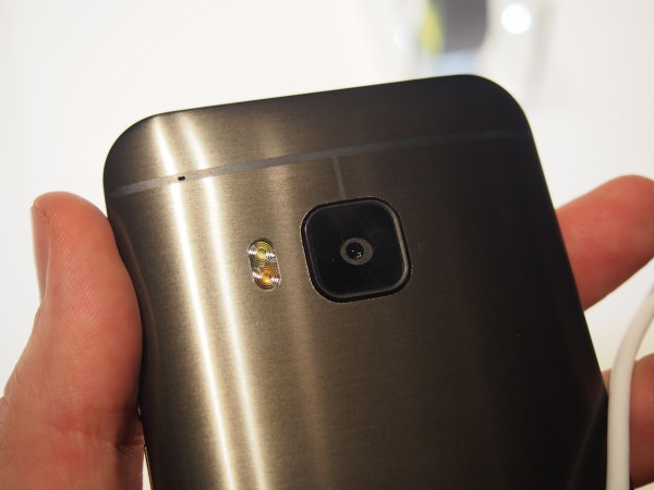HTC One M9:ssä ei ole tuplakameraa One (M8):n tapaan
