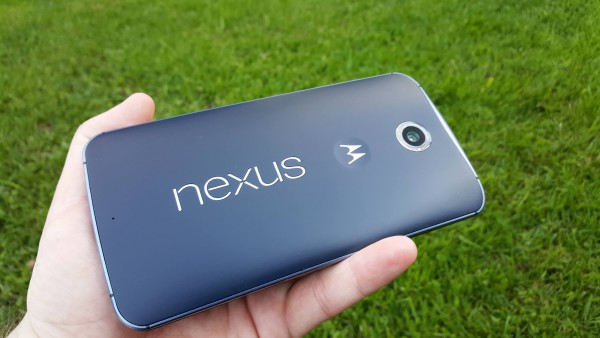 Nexus 6:n takakameraa ympäröi kahden LEDin salamavalorengas.