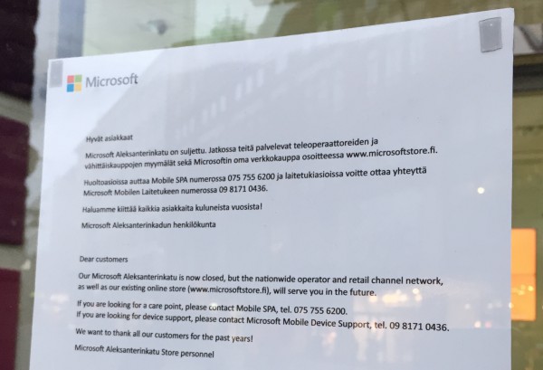 Lappu ovensa lopullisesti sulkeneen Microsoft Aleksanterinkadun ovessa