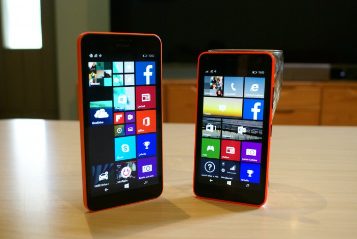 Vasemmalla edullinen jättiläinen Lumia 640 Xl ja oikealla viisituumainen perusälyluuri Lumia 640