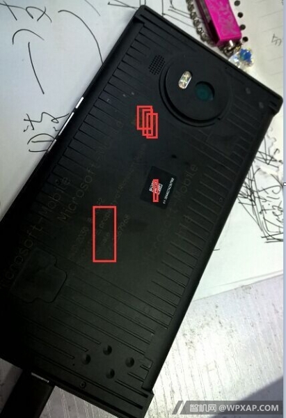 Vuotokuvassa väitetyn Lumia 950:n prototyyppi.