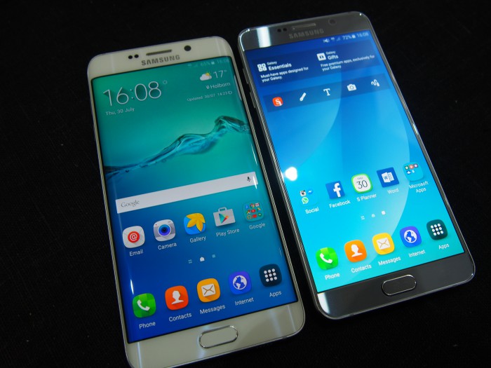 Vasemmalla Galaxy S6 edge+, oikealla Galaxy Note 5