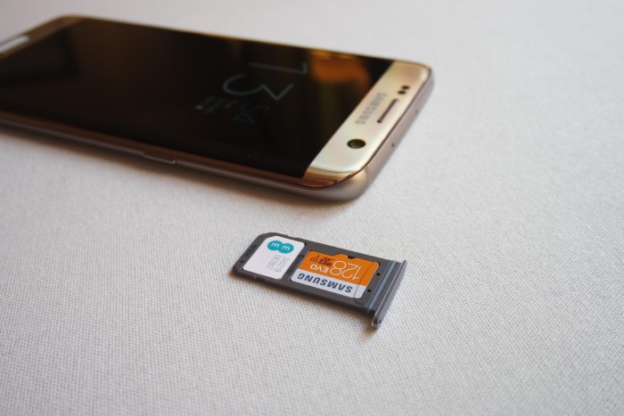 Galaxy S7 -laitteet tukevat muistikortteja 200 gigatavuun asti. 