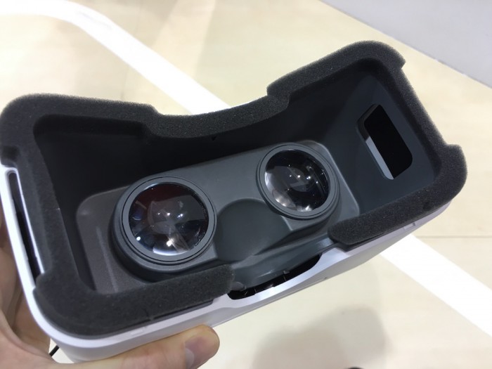 Alcatelin VR-myyntipakkauksesta silmikko.