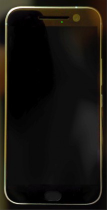 HTC M10 / Perfume Evan Blassin julkaisemassa ensimäisessä kuvassa puhelimesta