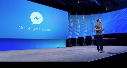Facebook on tänä vuonna panostanut Messenger-alustaansa. Kuvassa perustaja Mark Zuckerberg esittelee sen huhtikuussa.