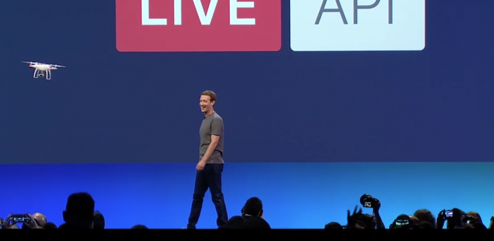 DJI:n drone lavalla Zuckerbergin kanssa lähettämässä live-videota Facebookiin.