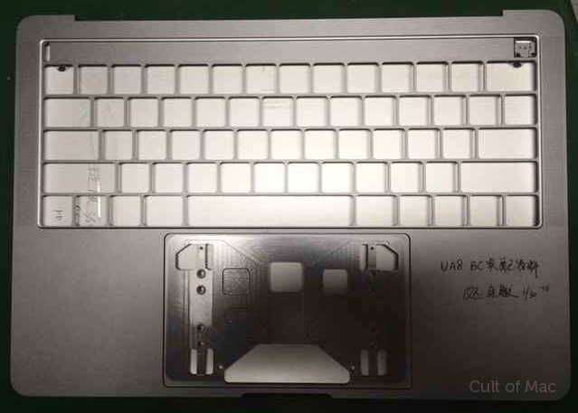 Cult of Macin aiemmin vuotama kuva väitetystä MacBook Pron alumiinirakenteesta, jossa näkyy paikka kosketusnäyttöriville näppäimistön ylimpänä.