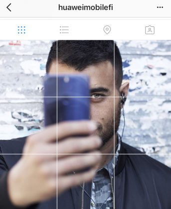 Kuvankaappaus Huawein Instagram-tilin profiilikuvista, joissa Makwan Amirkhani esiintyy kädessään Honor 8 -puhelin.